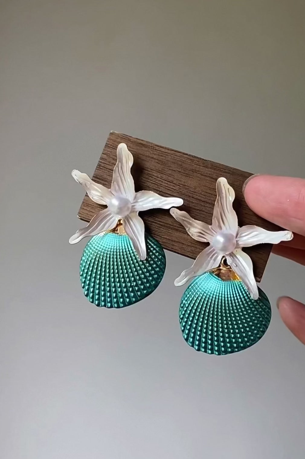 Summer Vibe Seashell Starfish Earrings